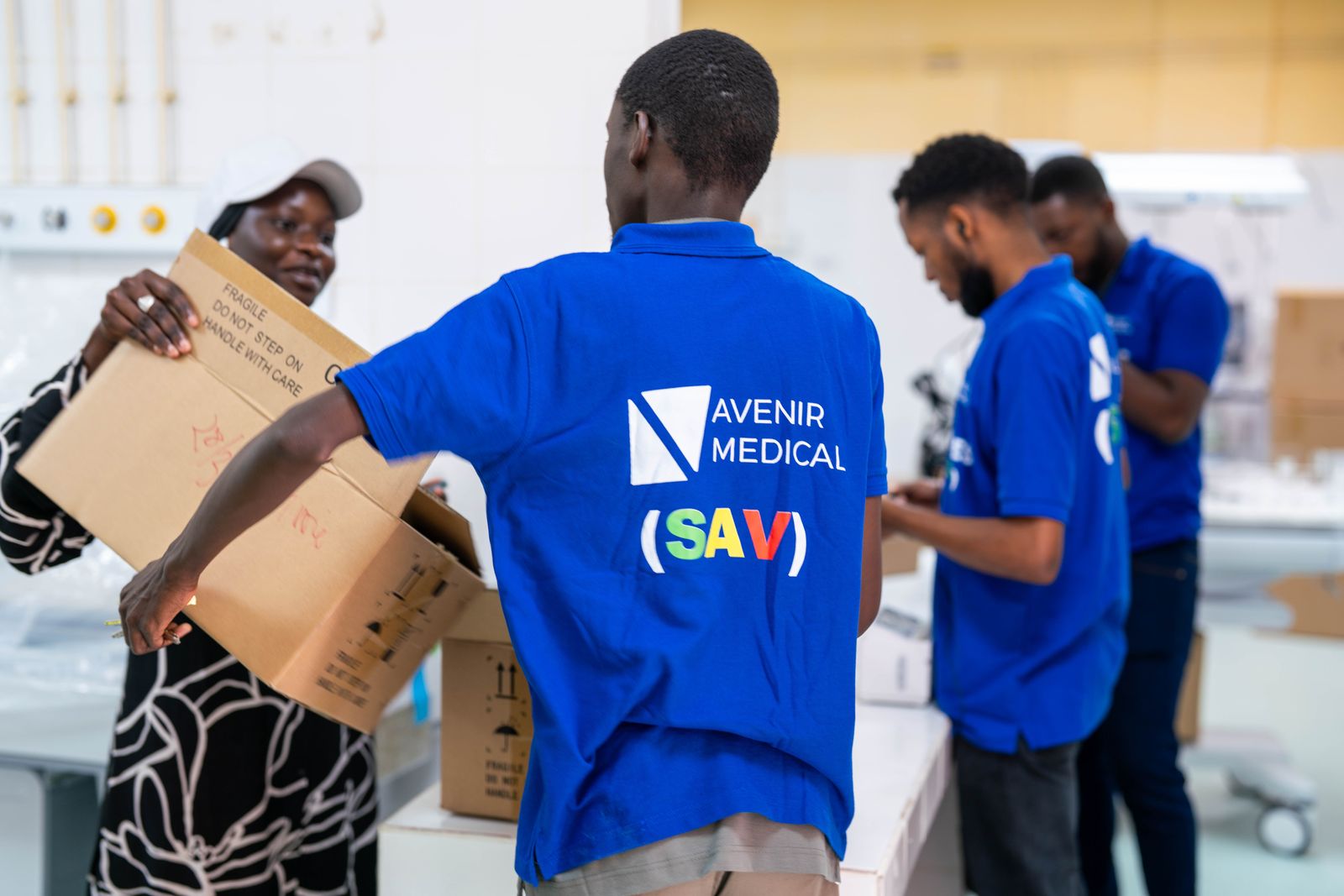 Avenir Médical : un accompagnement complet pour le pôle Mère-Enfant de Pikine, de l’installation à la maintenance